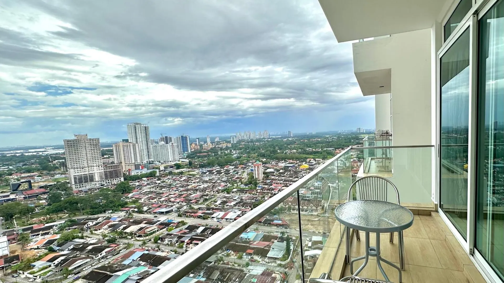 Deluxe Suite Ksl Near Holidayplaza Bus2Ciq 4B3B Johor Bahru 0*,  Maleisië