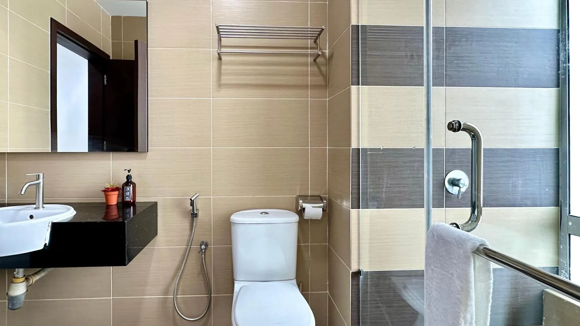 Deluxe Suite Ksl Near Holidayplaza Bus2Ciq 4B3B Johor Bahru