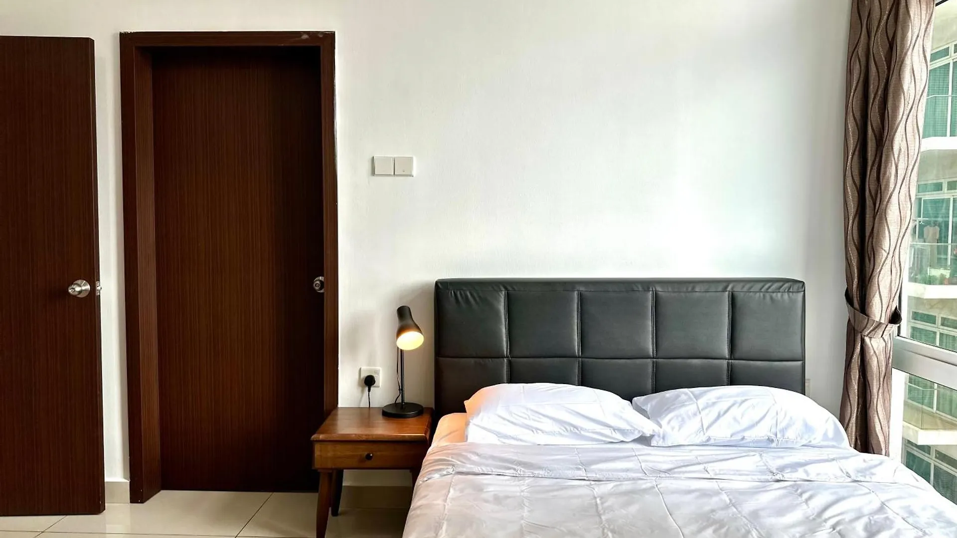 Deluxe Suite Ksl Near Holidayplaza Bus2Ciq 4B3B Τζόχορ Μπάχρου