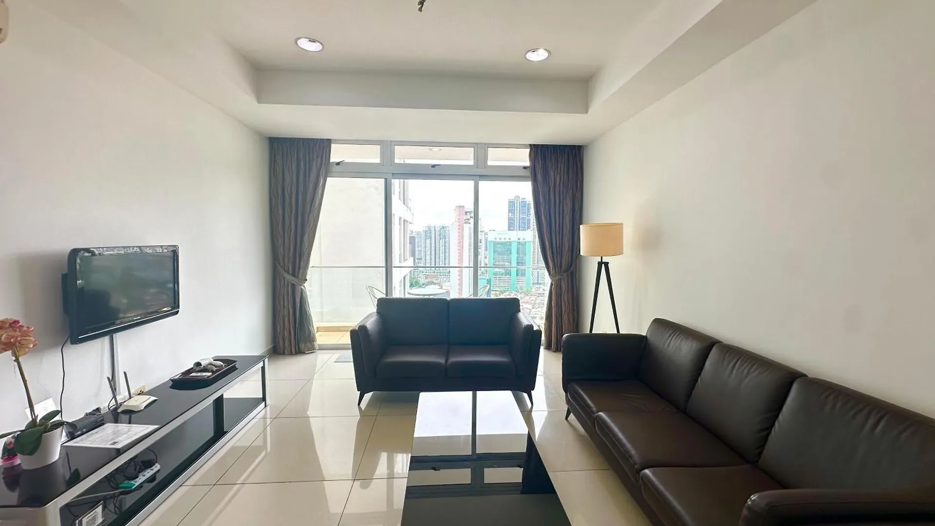 Deluxe Suite Ksl Near Holidayplaza Bus2Ciq 4B3B Johor Bahru 0*,