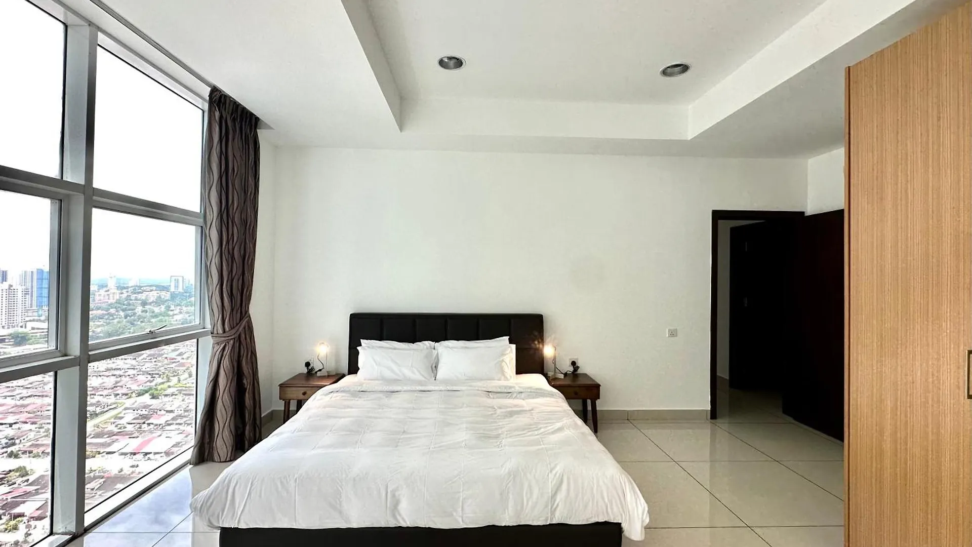 Deluxe Suite Ksl Near Holidayplaza Bus2Ciq 4B3B Johor Bahru 0*,  Malaysia