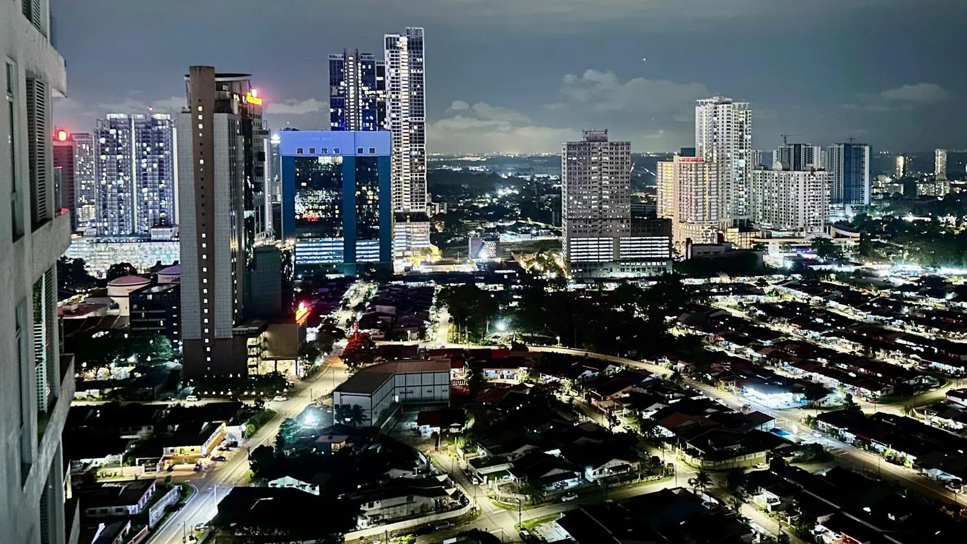Apartment Deluxe Suite Ksl Near Holidayplaza Bus2Ciq 4B3B Johor Bahru