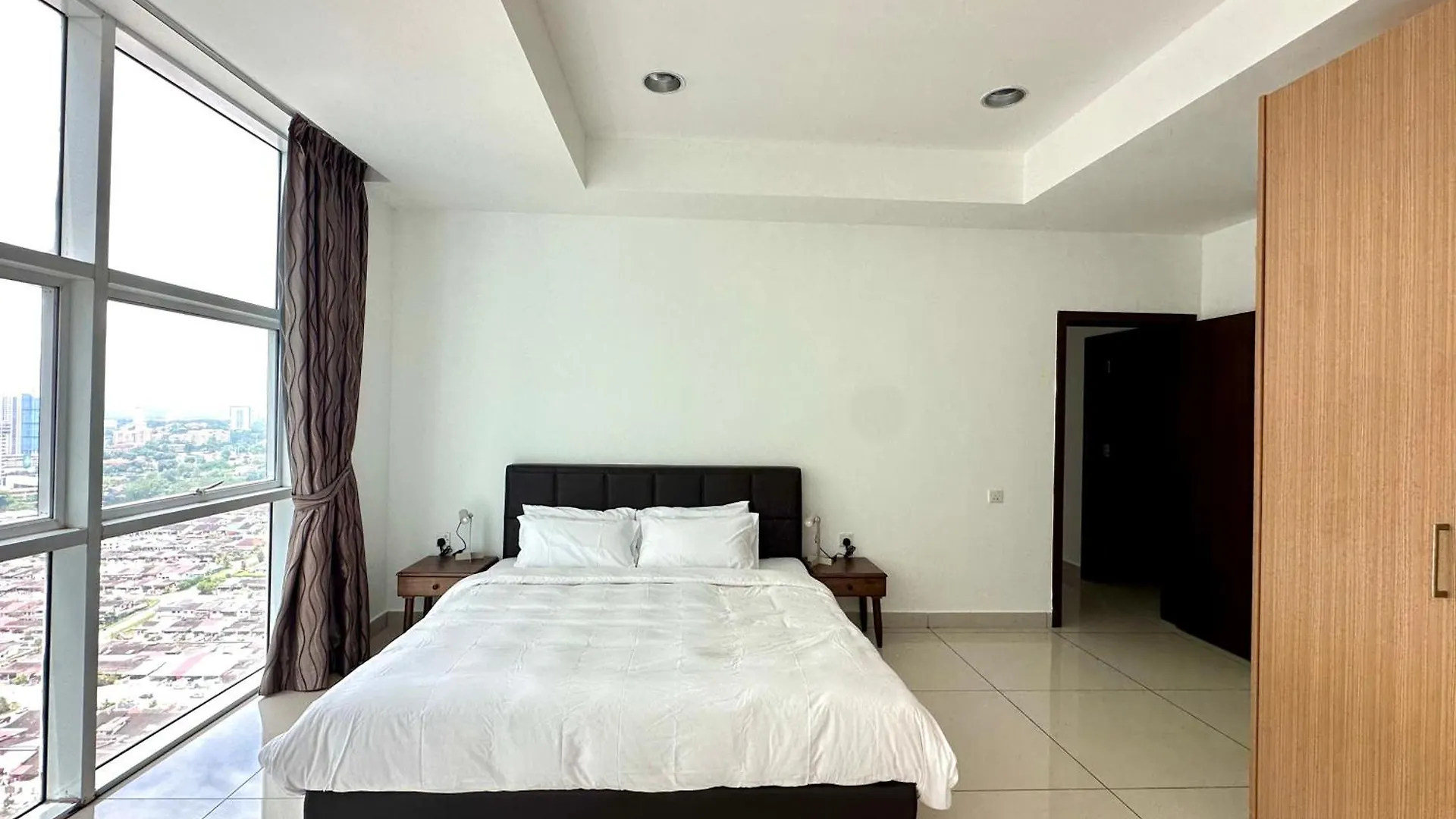 Apartment Deluxe Suite Ksl Near Holidayplaza Bus2Ciq 4B3B Johor Bahru