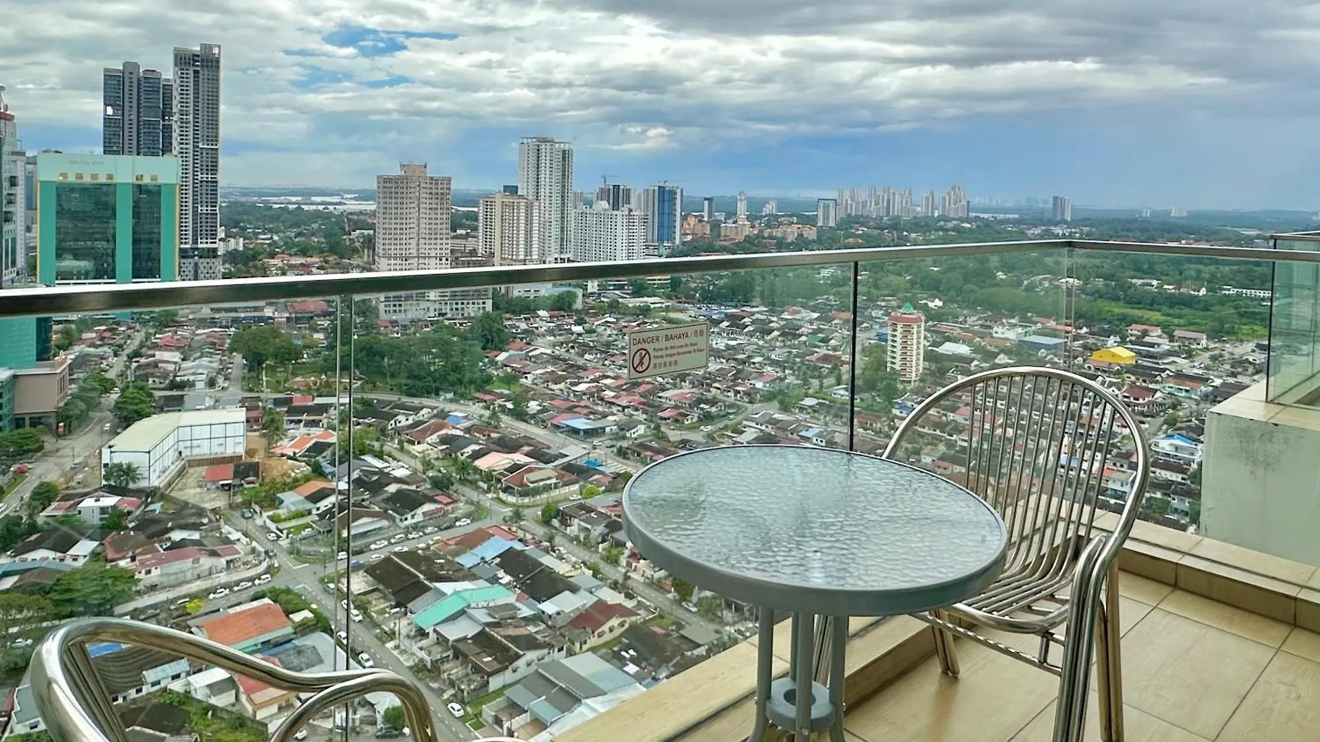 Apartment Deluxe Suite Ksl Near Holidayplaza Bus2Ciq 4B3B Johor Bahru