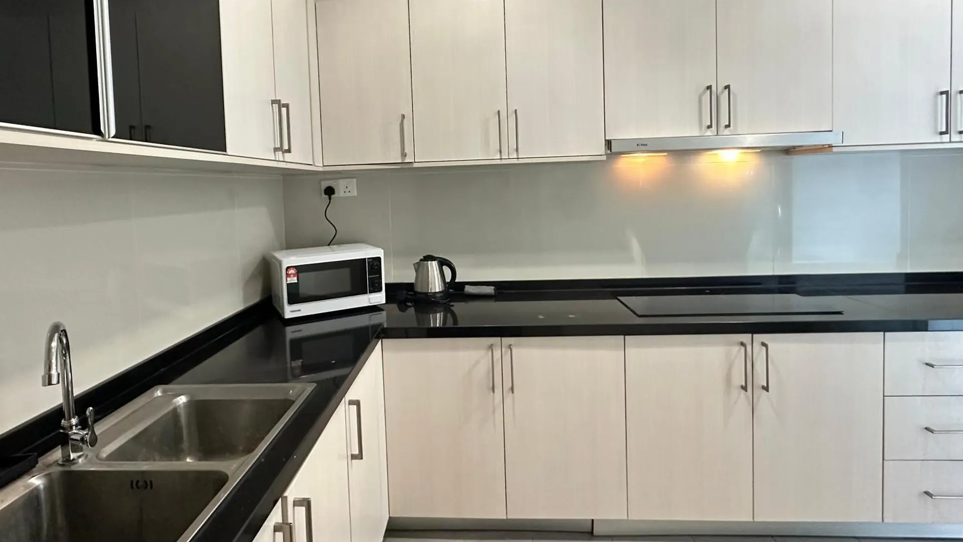 Deluxe Suite Ksl Near Holidayplaza Bus2Ciq 4B3B Johor Bahru Apartment