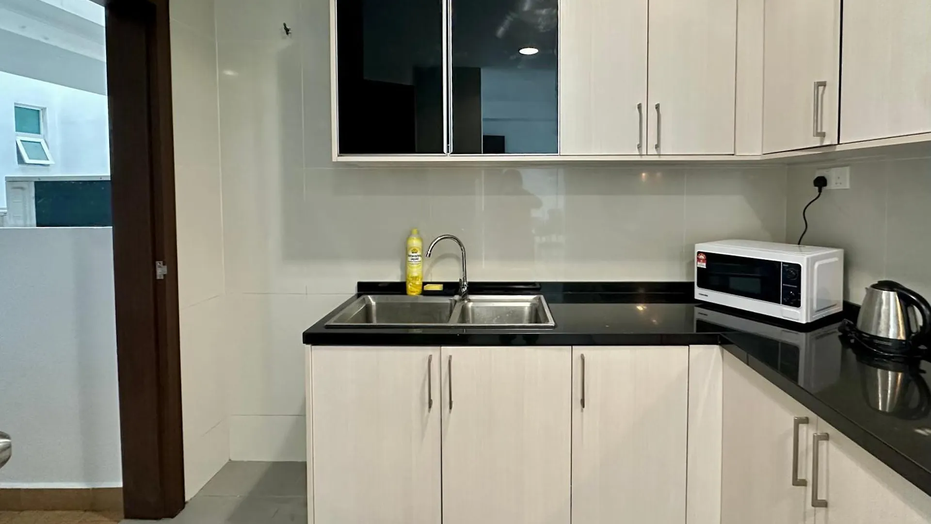 Deluxe Suite Ksl Near Holidayplaza Bus2Ciq 4B3B Τζόχορ Μπάχρου 0*,